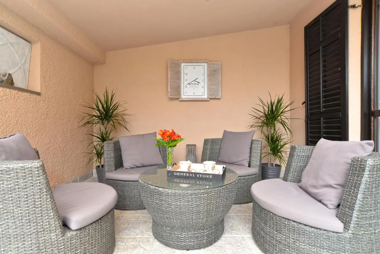 פאז'אנה Holiday Home Miro 843 0*,